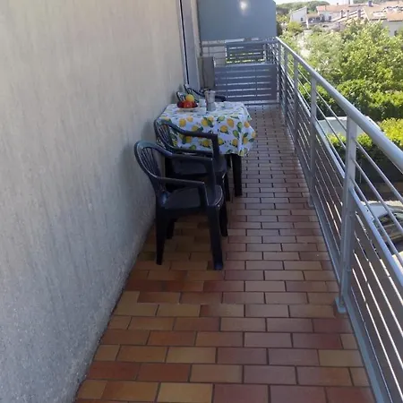 In 25708 Apartment *